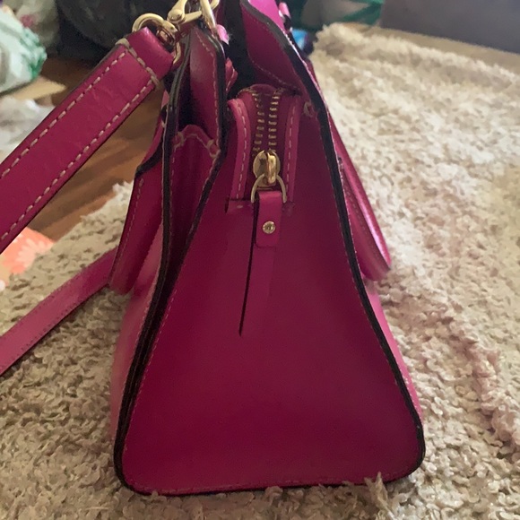 Fuchsia all leather Kate Spade bag with shoulder strap - Picture 5 of 10